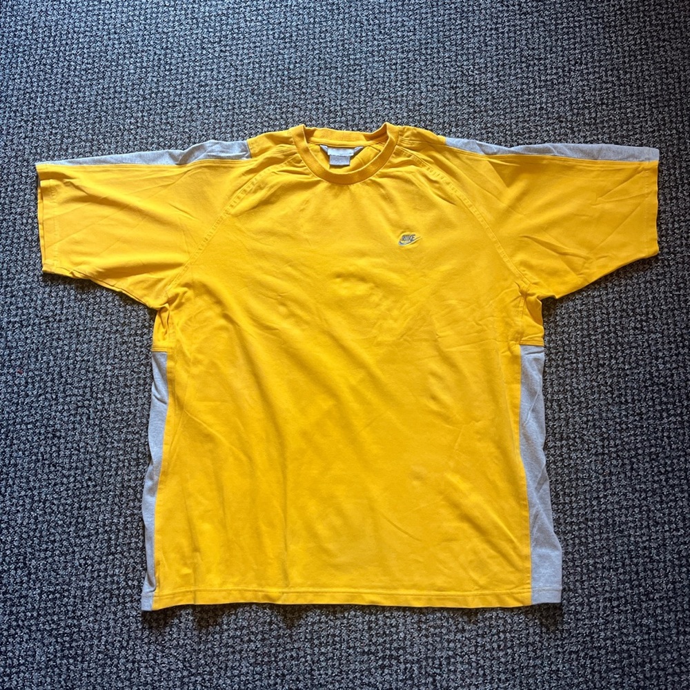 Y2K Nike shirt